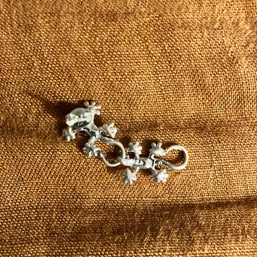 Silver Gecko Earrings - Picture 2 of 5